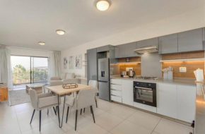 Spacious, city and pool apartment